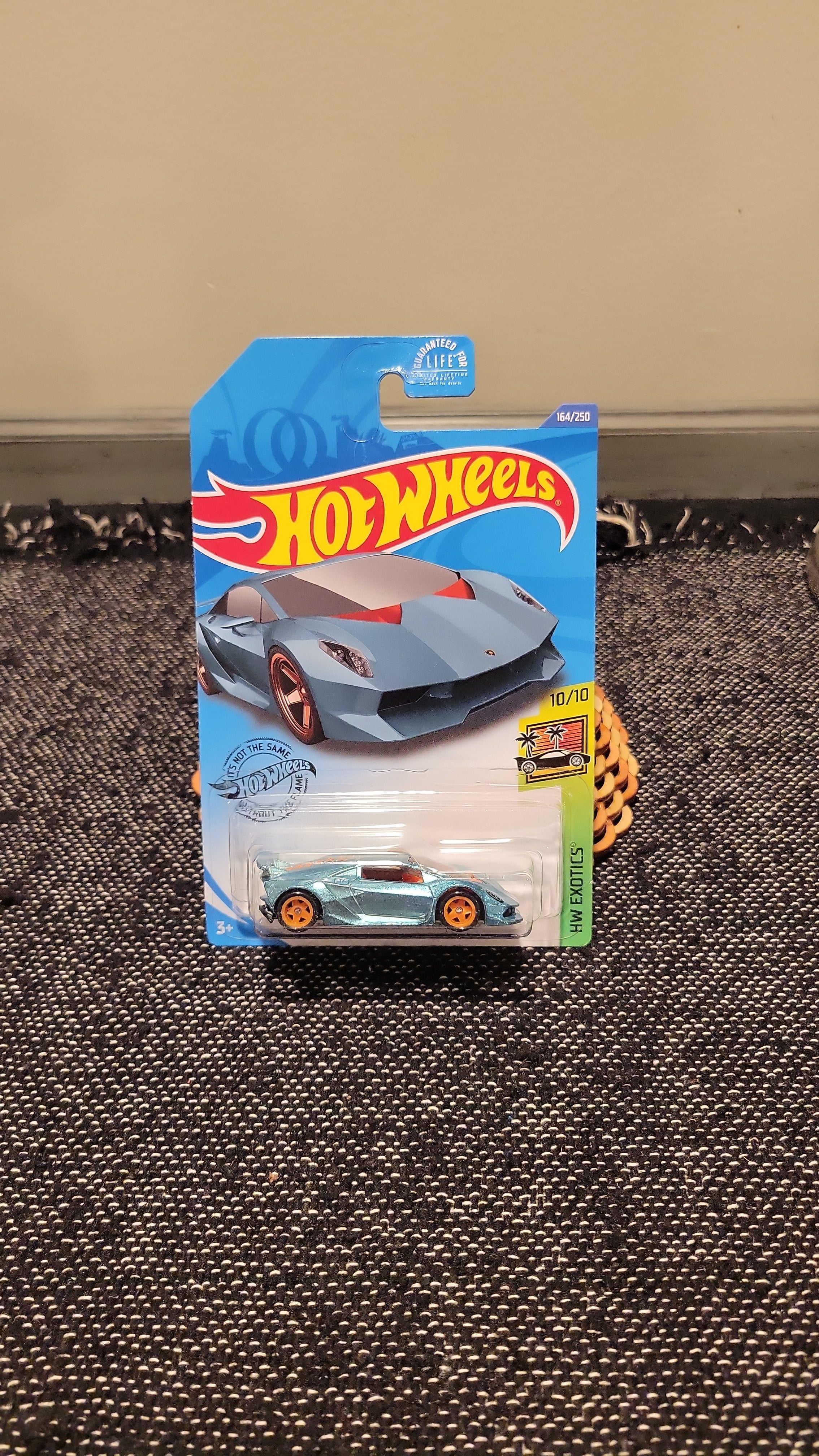 Hot Wheels 2020 Super Treasure Hunt Lamborghini Sesto Elemento