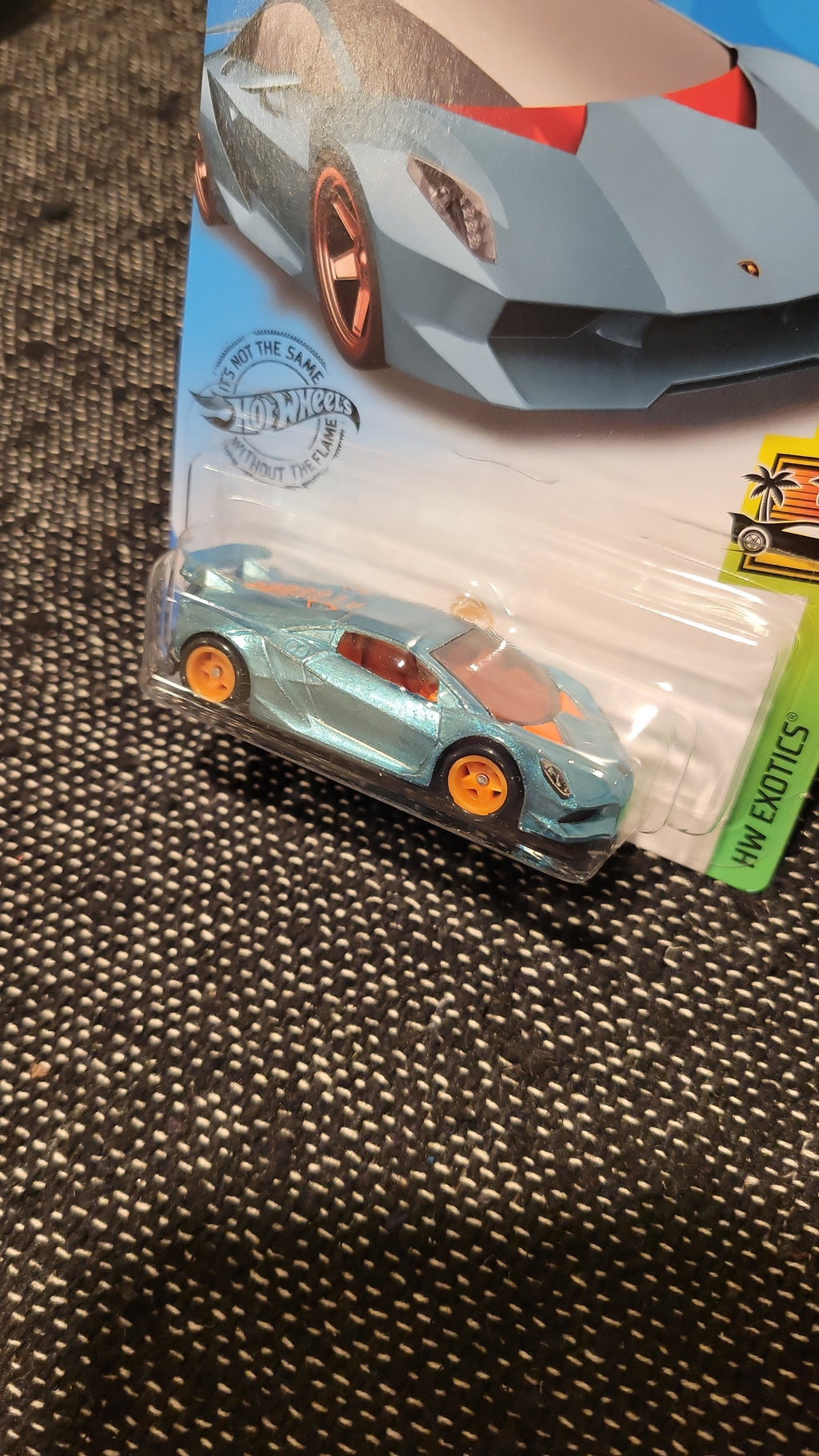 Hot Wheels 2020 Super Treasure Hunt Lamborghini Sesto Elemento