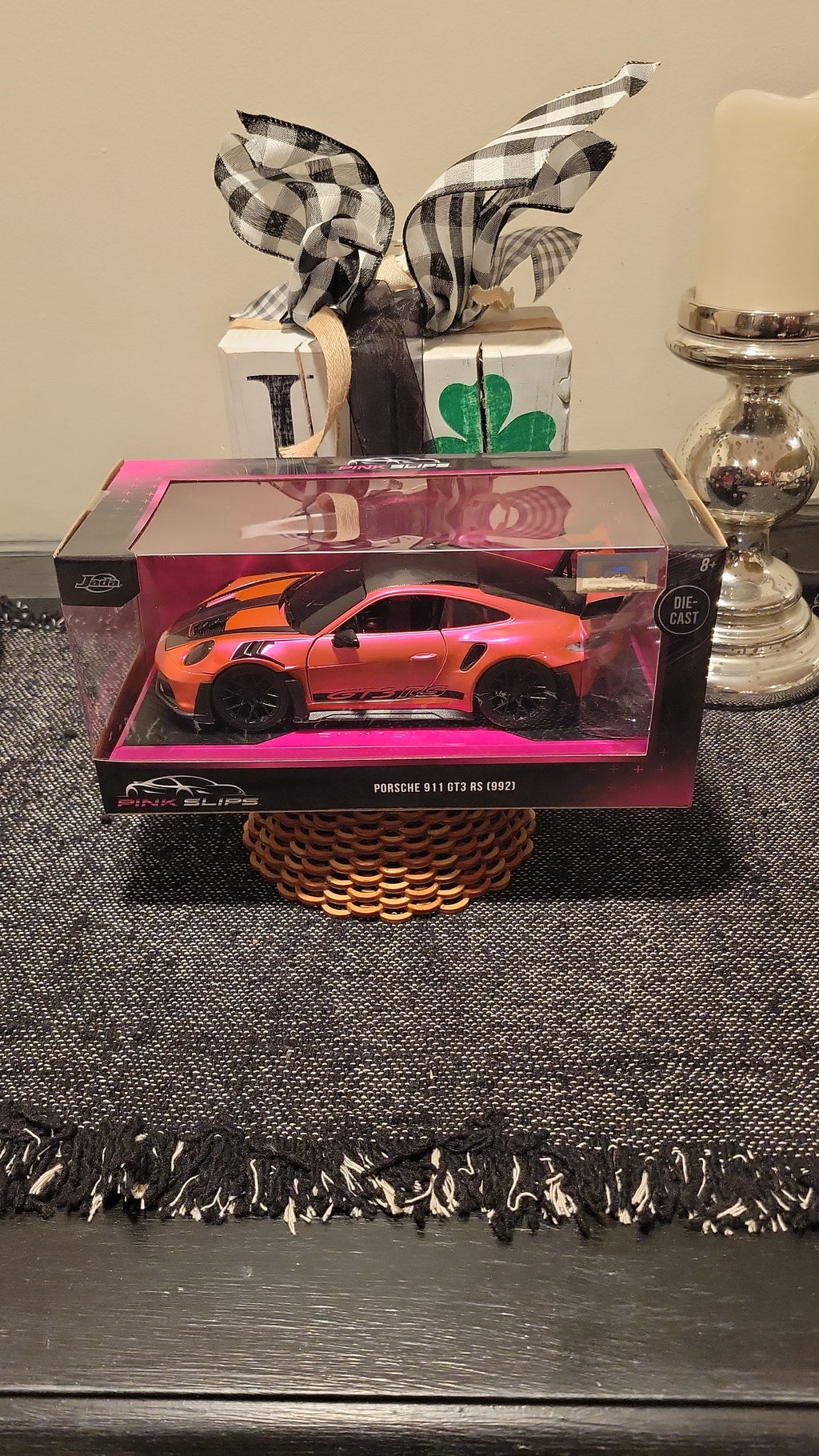 Jada 1:24 Pink Slips Porsche 911 GT3 RS 992 Pink Chase
