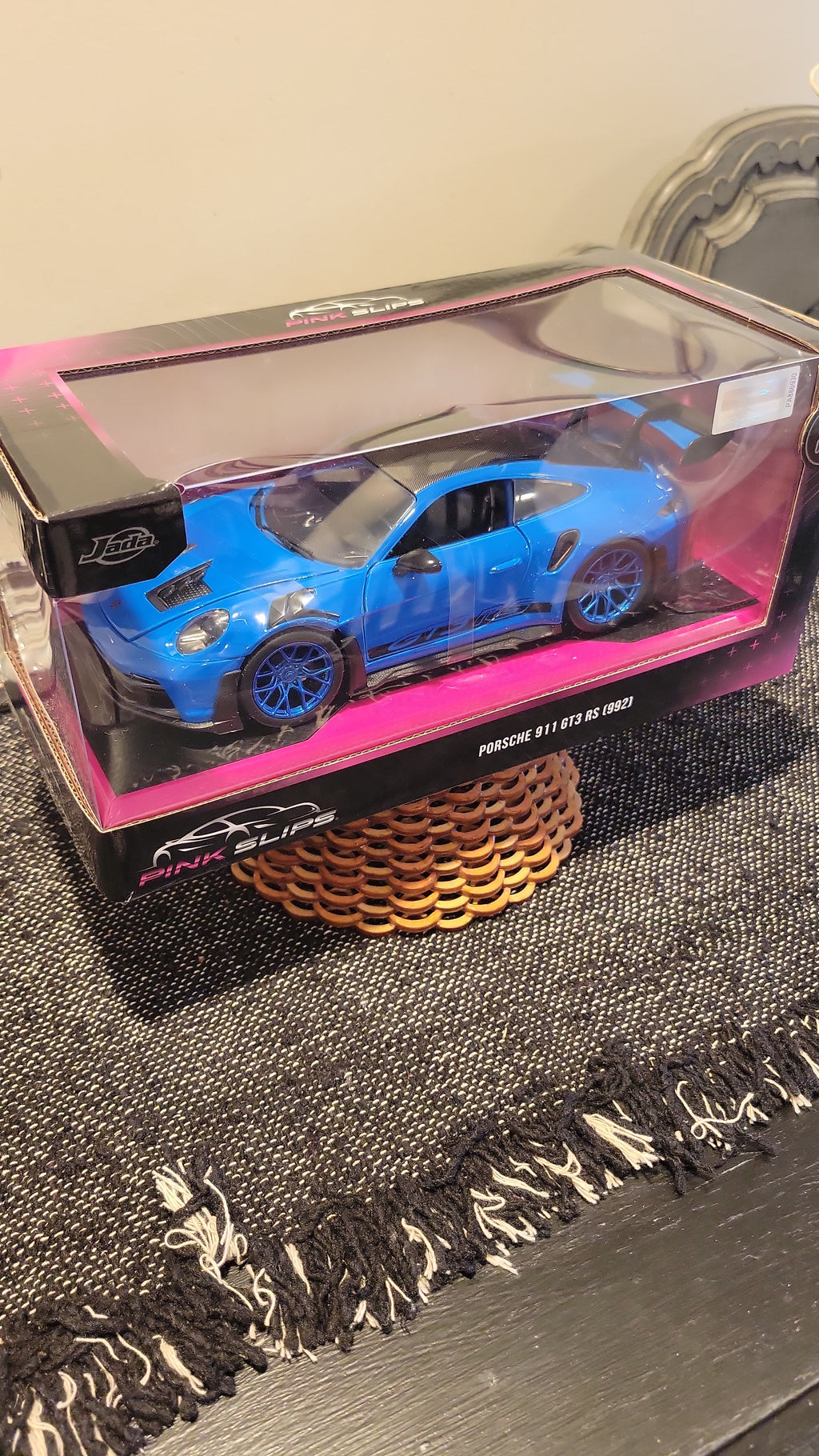 Jada 1:24 Scale Pink Slips Porsche 911 GT3 RS 992 Blue Chase