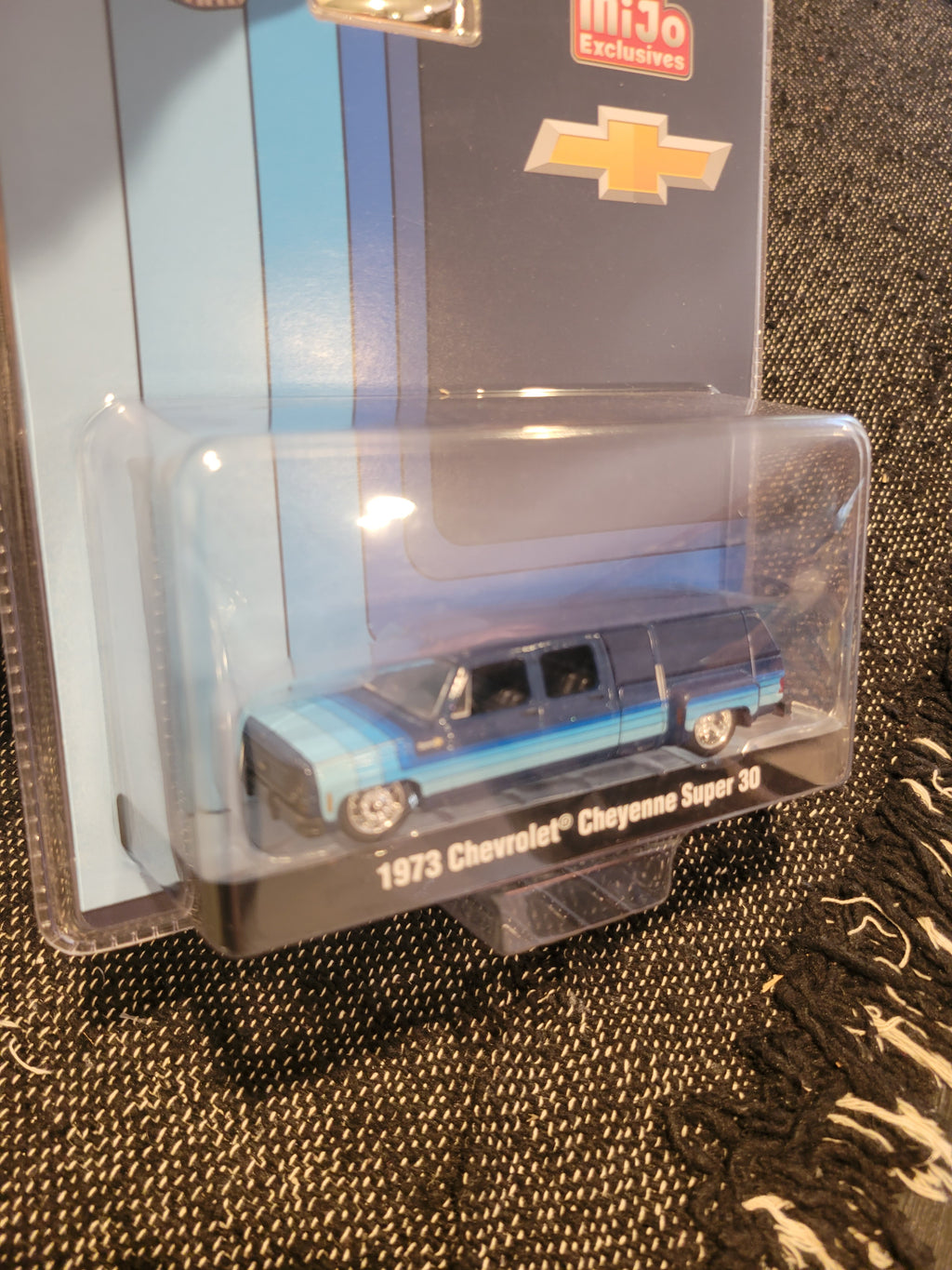 M2 Machines 1973 Chevrolet Cheyenne Super 30 Dually Lowrider
