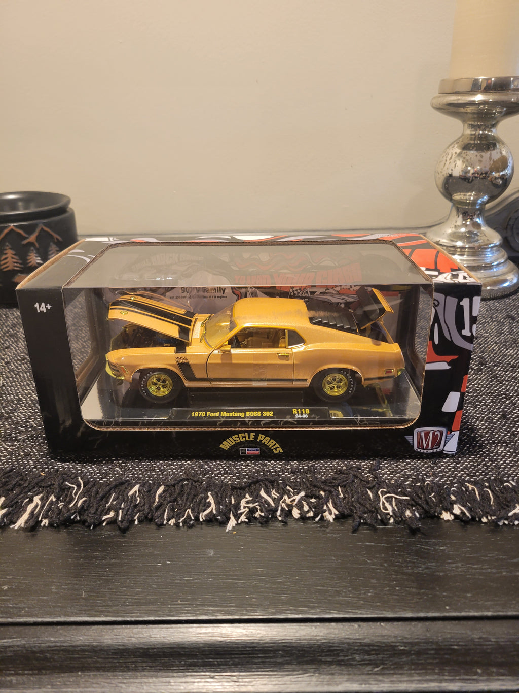 M2 1:24 Scale 1970 Ford Mustang Boss 302 Gold Chase