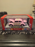 M2 1:24 Scale 1952 VW Beetle Deluxe Sweethearts